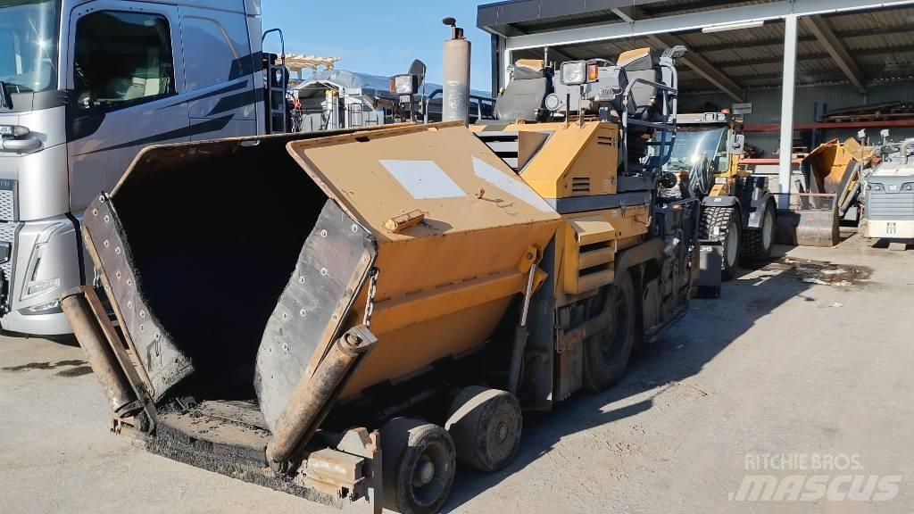 Vögele 1203 معدات السفلتة