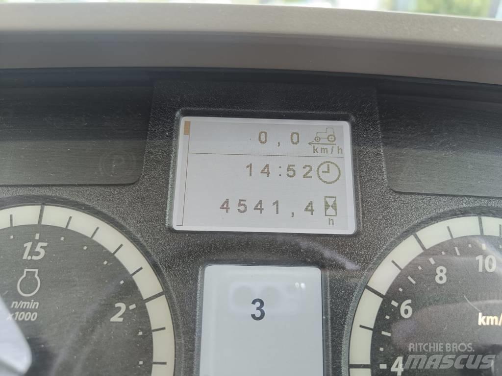 John Deere 6195 M الجرارات