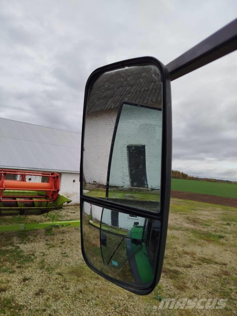 John Deere 7800 الجرارات