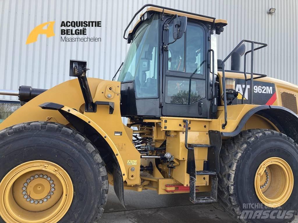 CAT 962 M لوادر بعجل