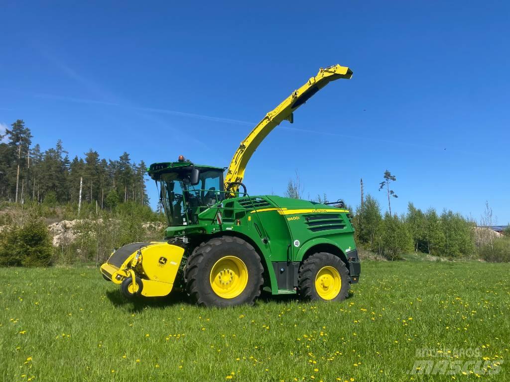 John Deere 8400 i علافات ذاتية الدفع