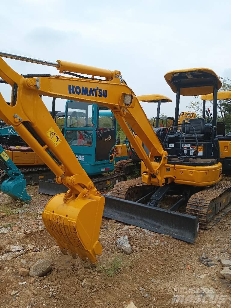 Komatsu PC 35 MR حفارات زحافة