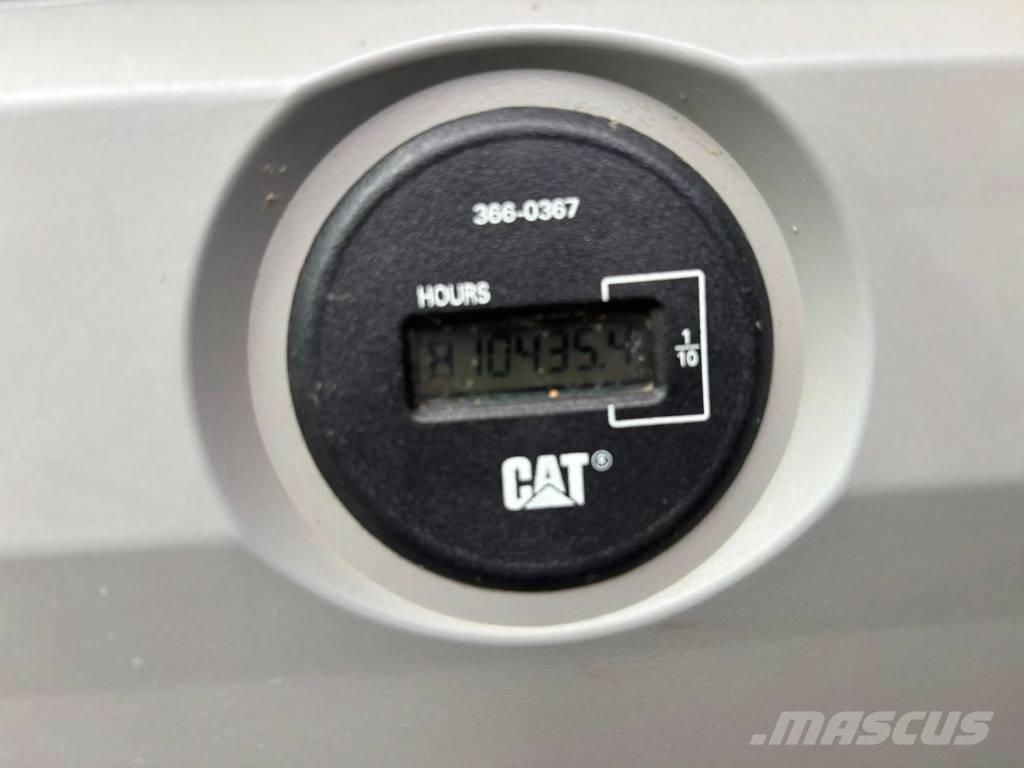 CAT 330F L حفارات زحافة