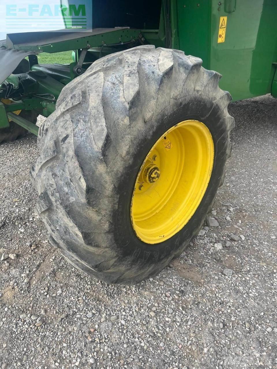 John Deere 9560 حصادات