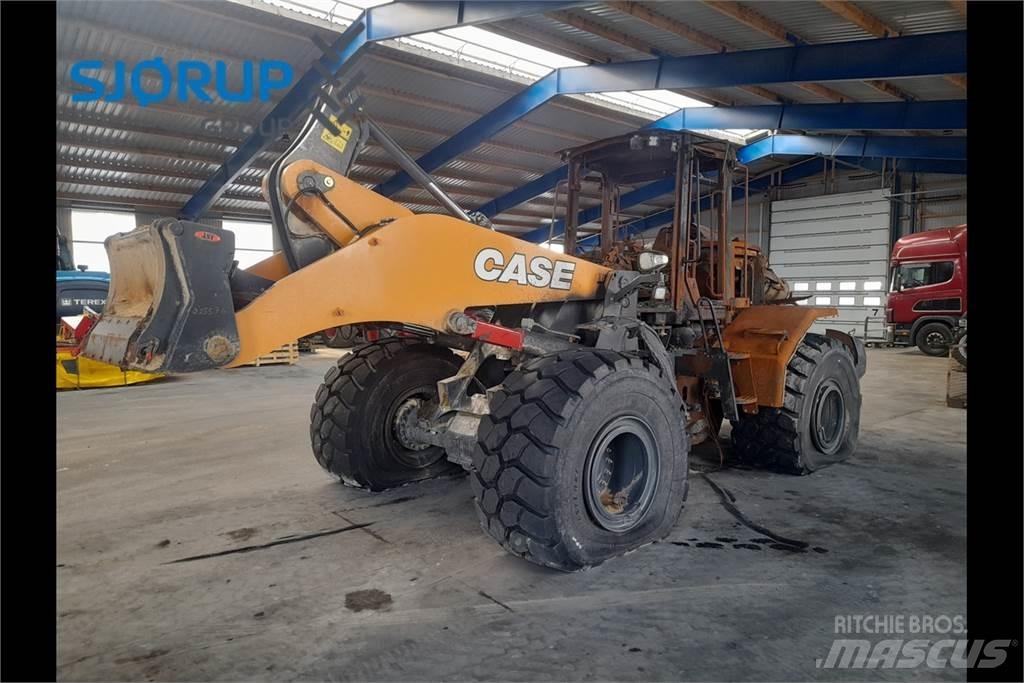 Case IH 821G الجرارات