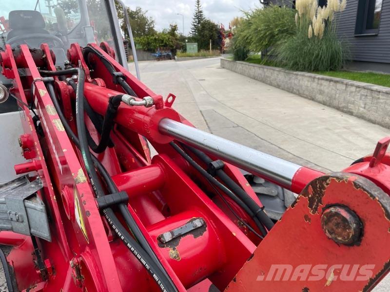 Weidemann 3070 لوادر بعجل
