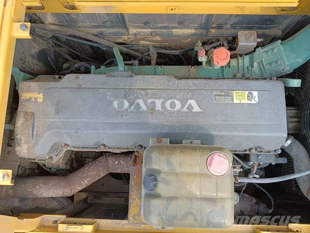 Volvo EC 480 حفارات زحافة