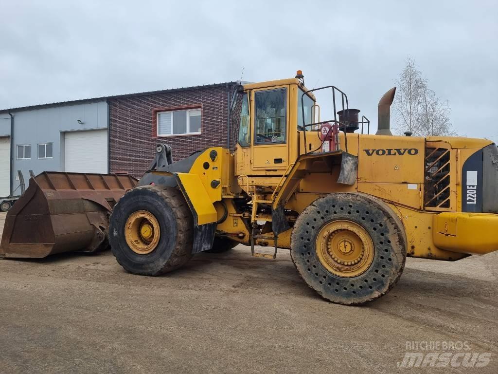 Volvo L 220 E لوادر بعجل