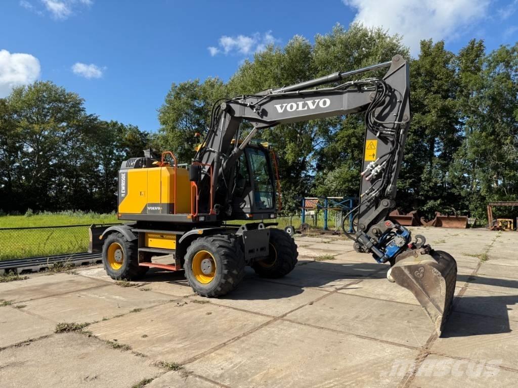 Volvo EWR 150 E حفارات بعجل