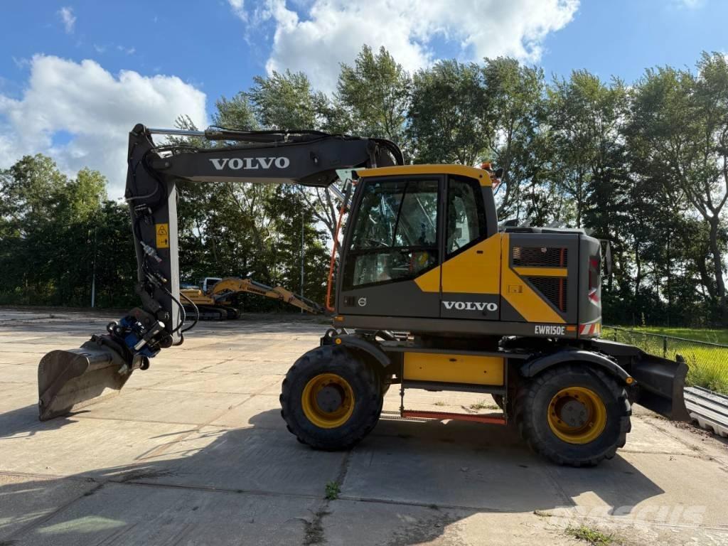 Volvo EWR 150 E حفارات بعجل