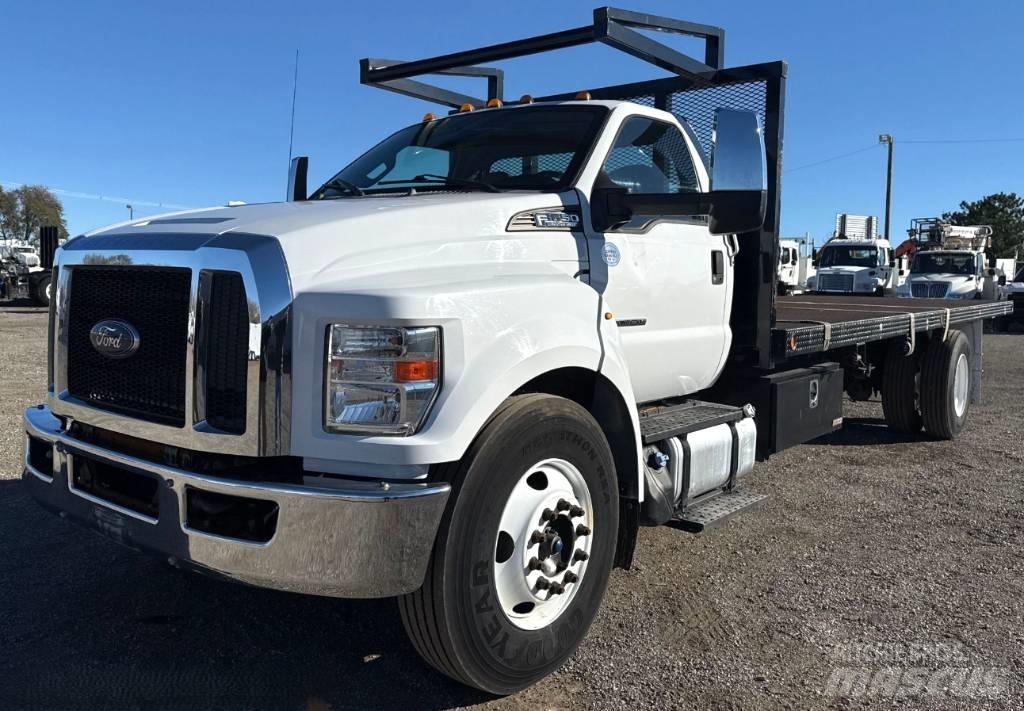 Ford F 650 شاحنات مسطحة/مفصلية الجوانب