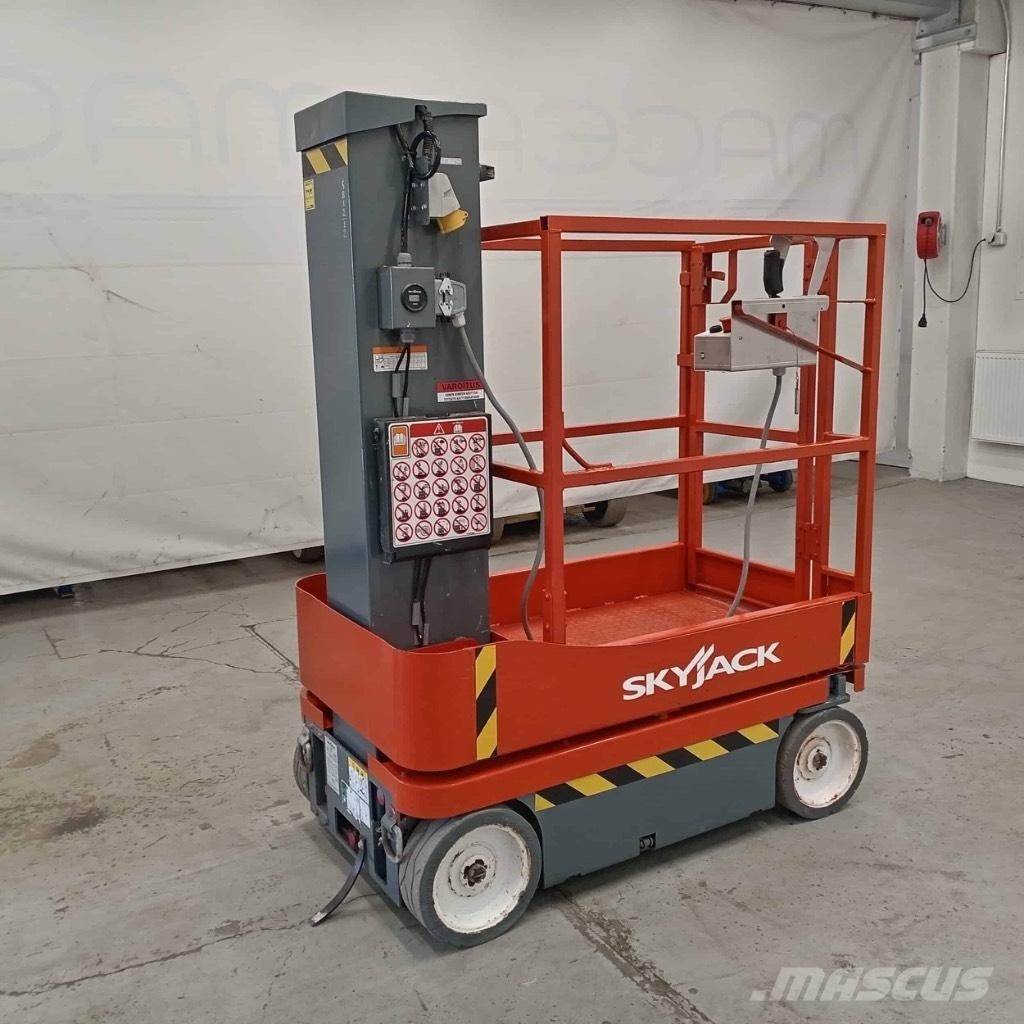 SkyJack SJ 16 رافعات السارية الرأسية