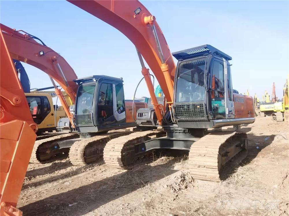 Hitachi ZX210 حفارات زحافة