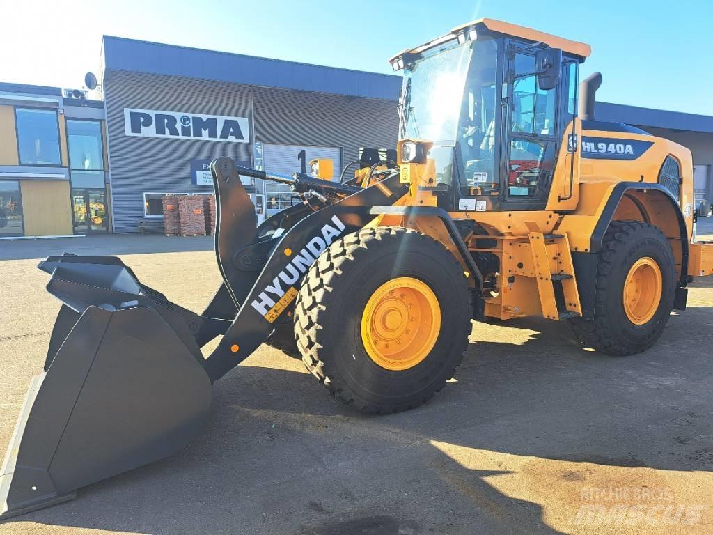 Hyundai HL940A لوادر بعجل