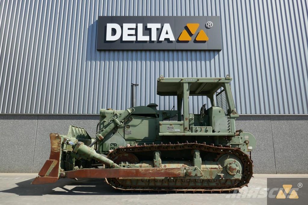 CAT D7F Ex-army بلدوزرات مجنزرة