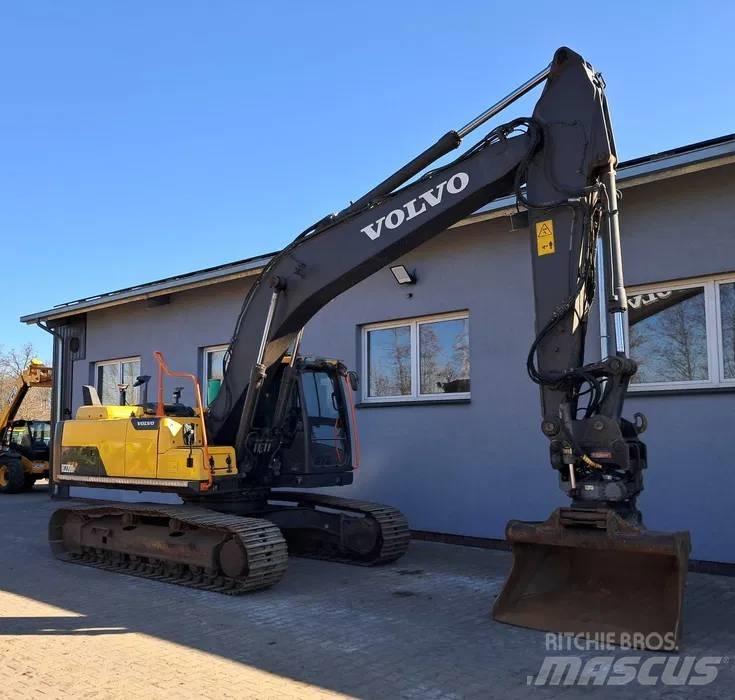 Volvo EC 220 DL حفارات زحافة
