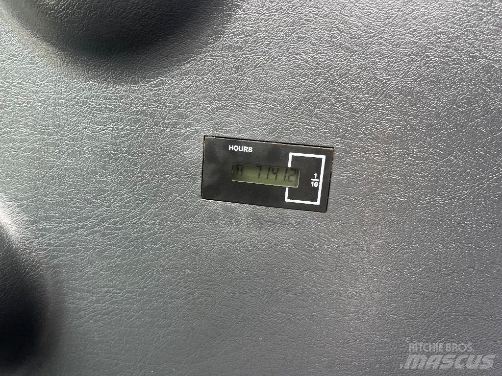 Hyundai HX 145 LCR حفارات زحافة