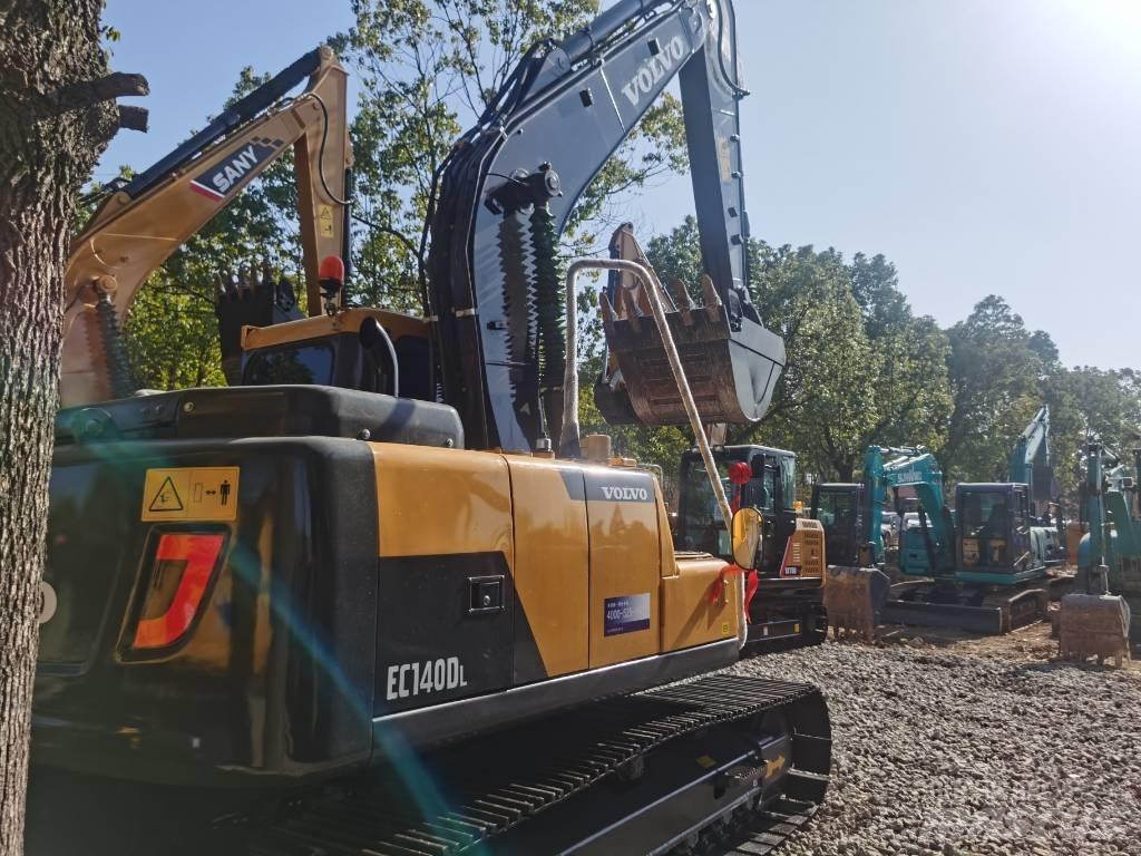 Volvo EC 140 DL حفارات زحافة