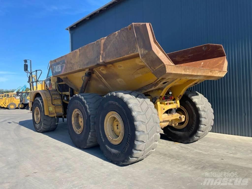 CAT 740B ساحبات مفصلية