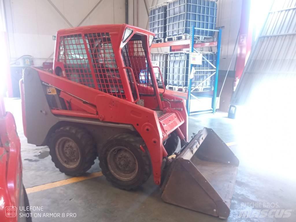 Bobcat S 100 لوادر انزلاقية التوجيه