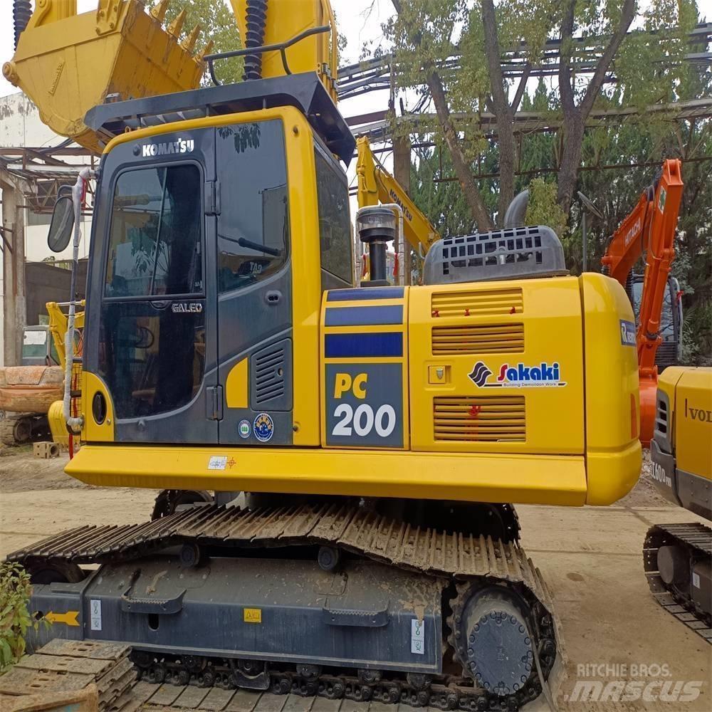 Komatsu PC 200 حفارات زحافة