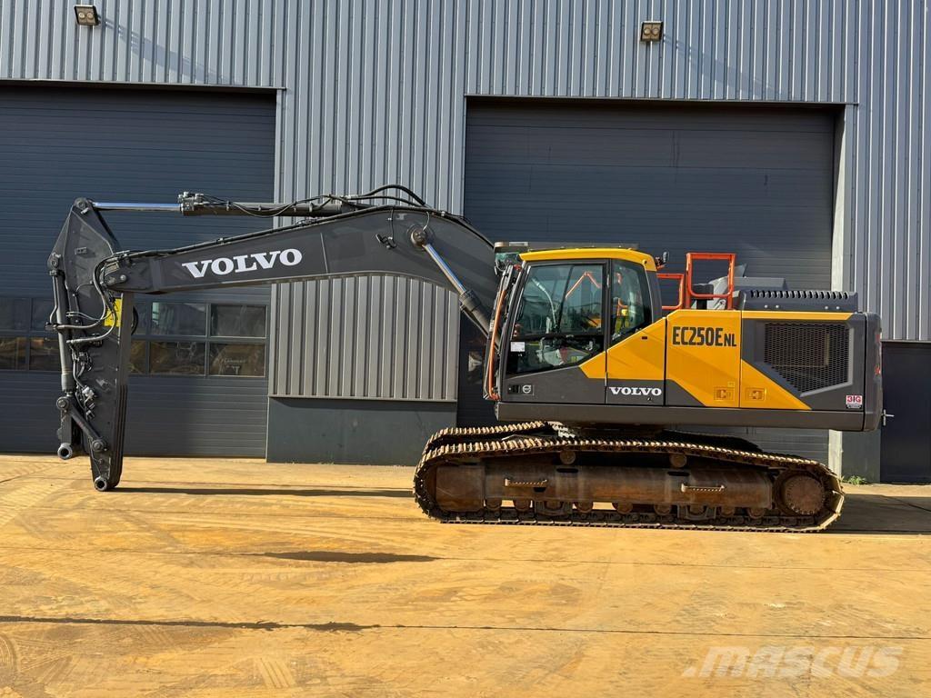 Volvo EC250ENL حفارات زحافة
