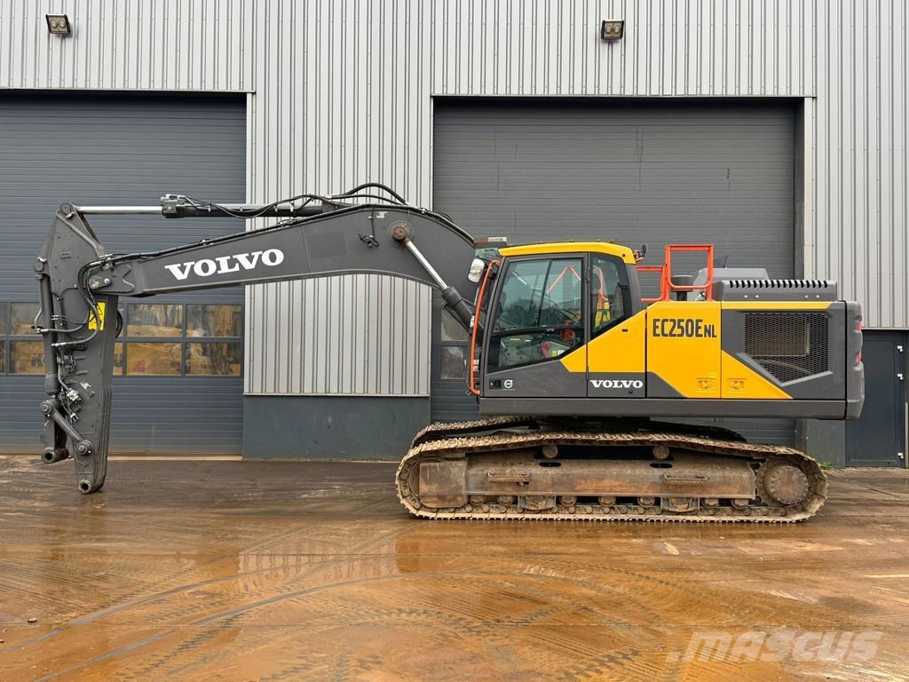 Volvo EC250ENL حفارات زحافة