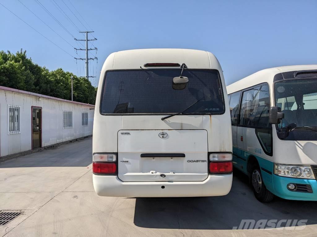 Toyota Coaster Bus حافلة صغيرة