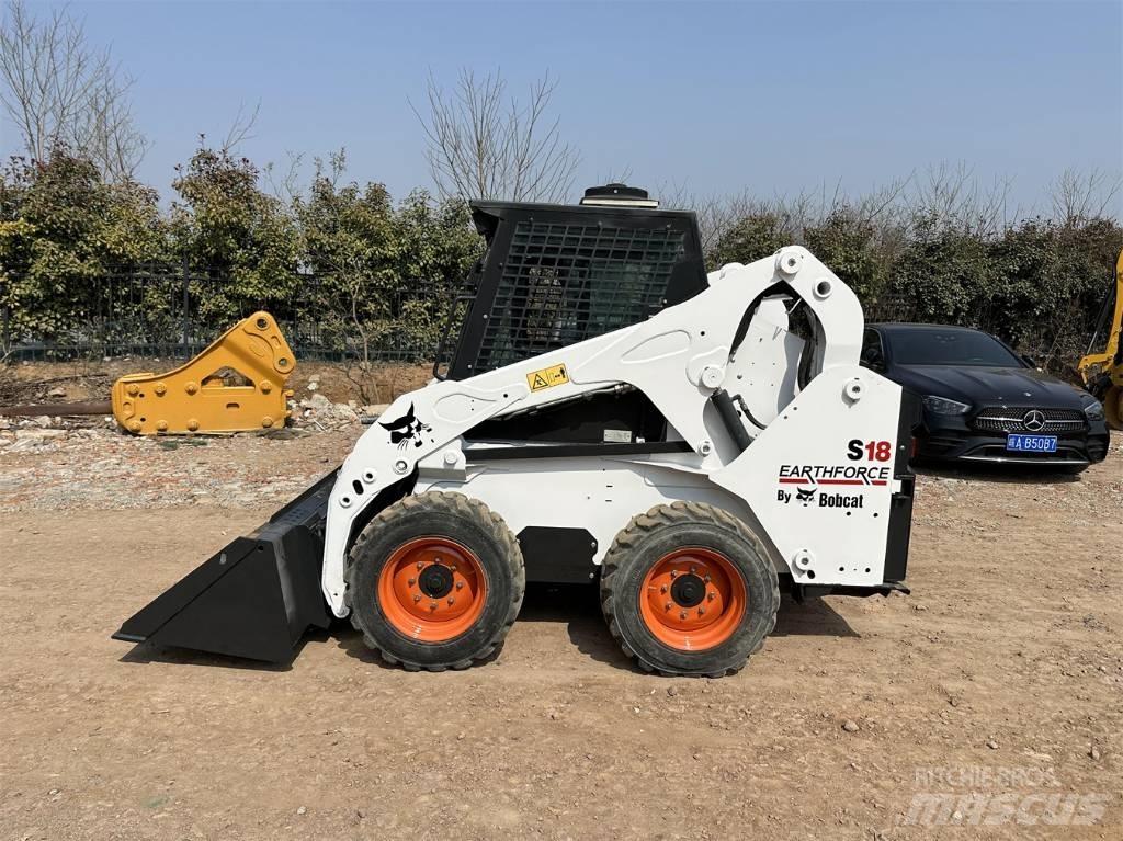 Bobcat S 18 لوادر انزلاقية التوجيه