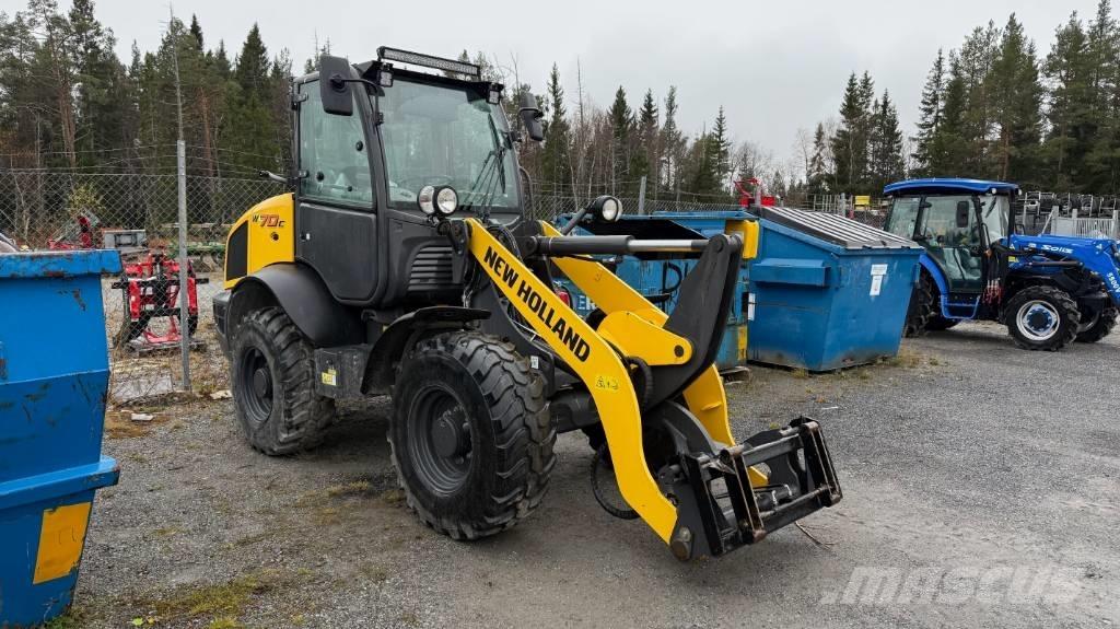 New Holland W70C لوادر بعجل