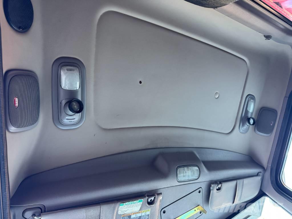 Peterbilt 388 شاحنات قلابة