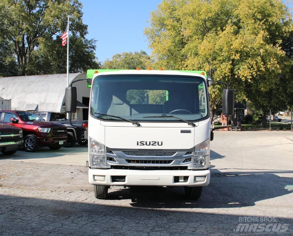 Isuzu NRR شاحنات بمقصورة وهيكل