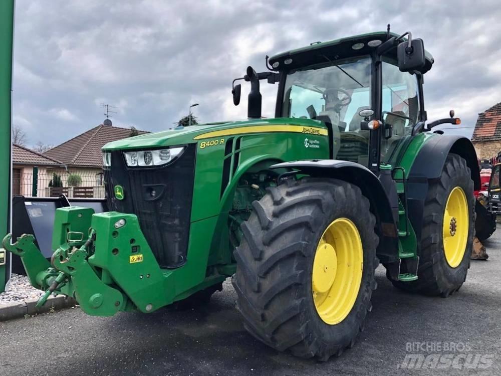 John Deere 8400 R الجرارات