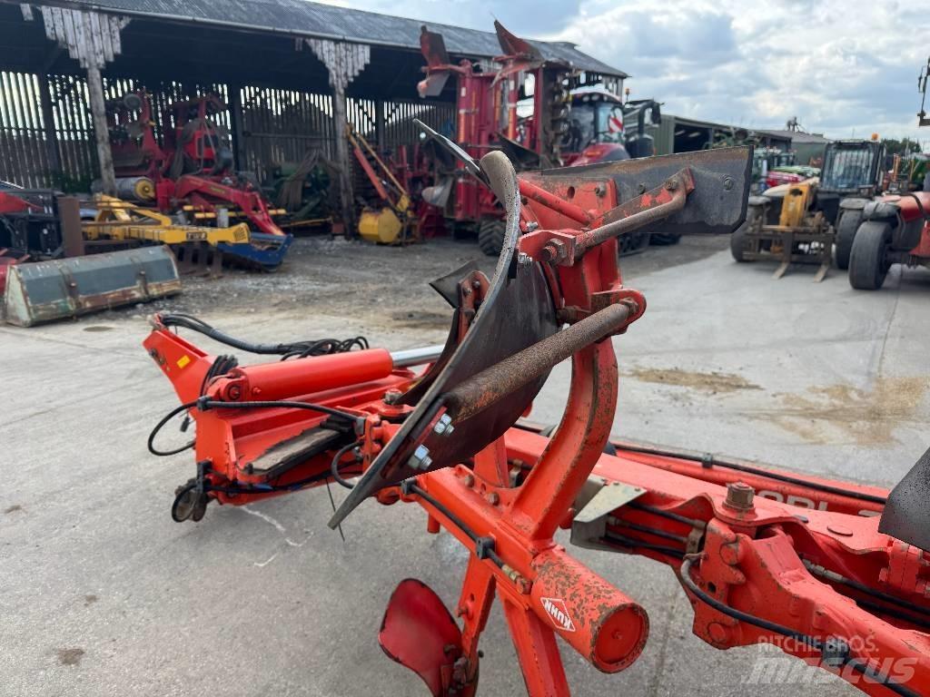 Kuhn VT 1180 M6H محاريث عكسية