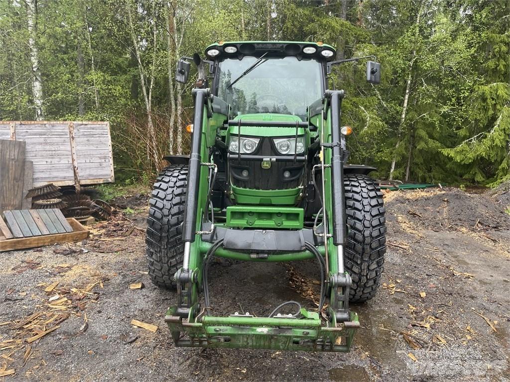 John Deere 6125 R الجرارات