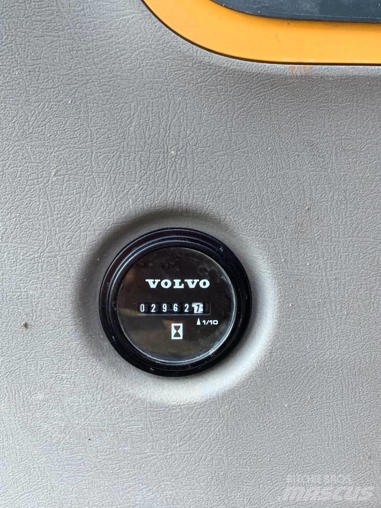 Volvo ECR 88 D حفارات وسط 7 طن - 12 طن