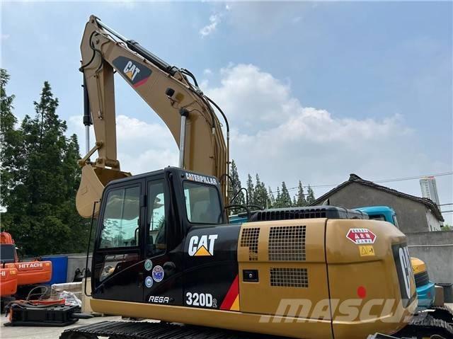 CAT 320 D حفارات زحافة