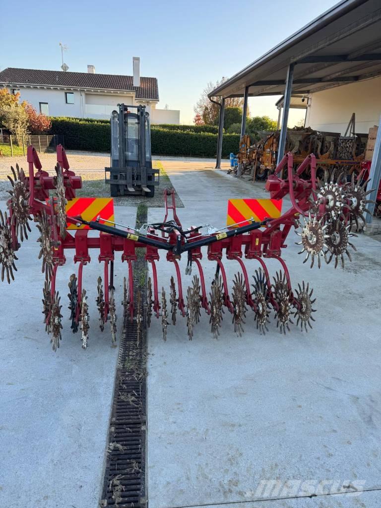 ceccato Olindo - حراثات صفوف المحاصيل