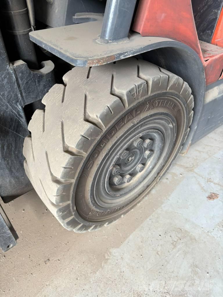 Toyota 7 FBMF 25 شاحنات ذات رافعات شوكية تعمل بالكهرباء
