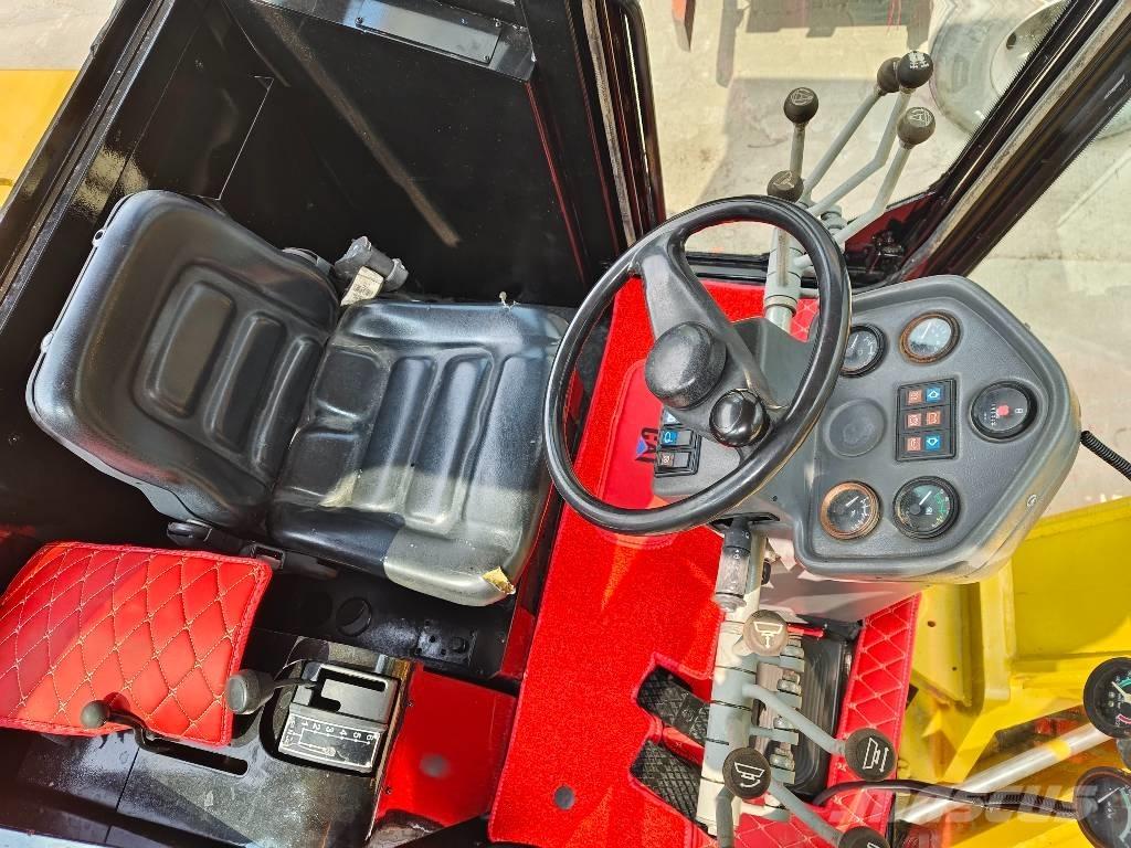 CAT 140 H معدات تمهيد الطرق