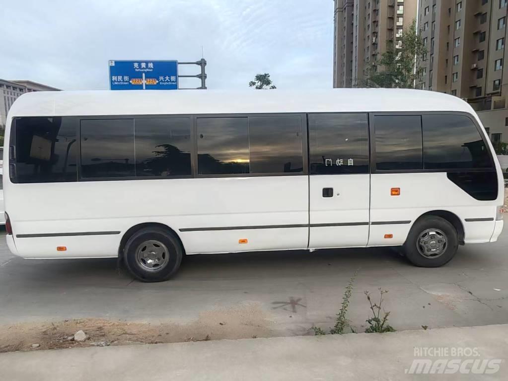 Toyota Coaster حافلة داخل المدينة