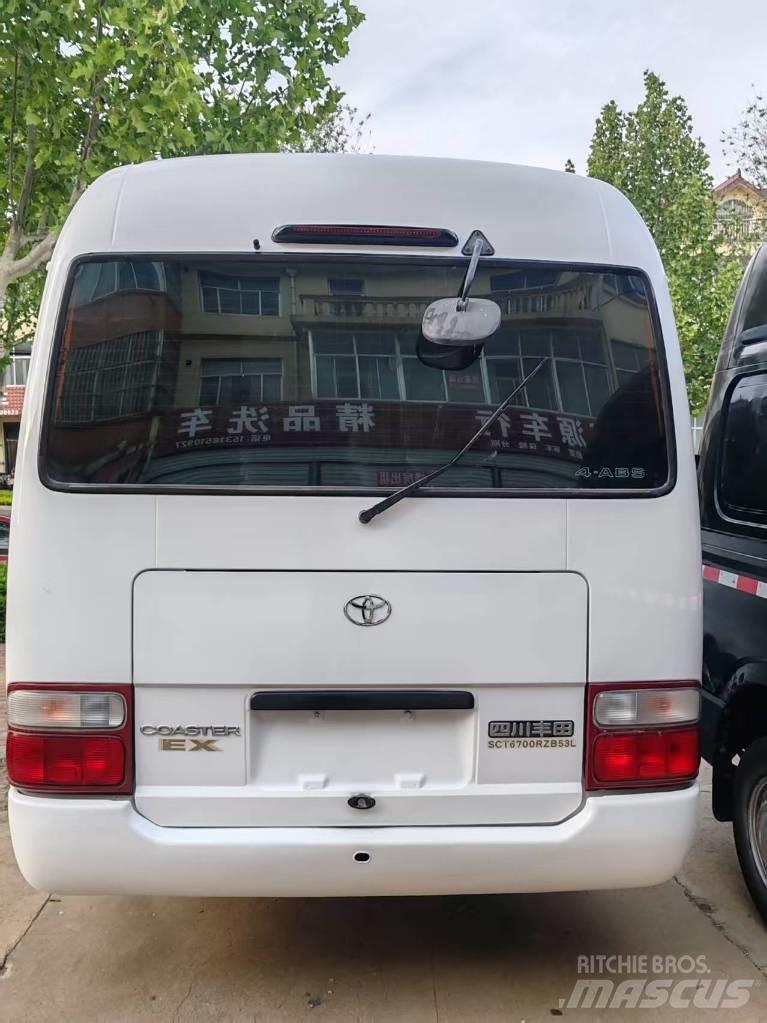 Toyota Coaster حافلة داخل المدينة