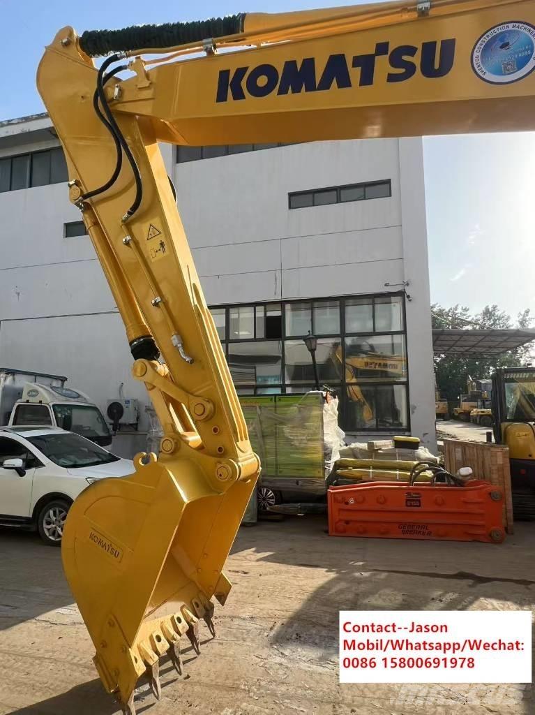 Komatsu PC 220-8 حفارات زحافة