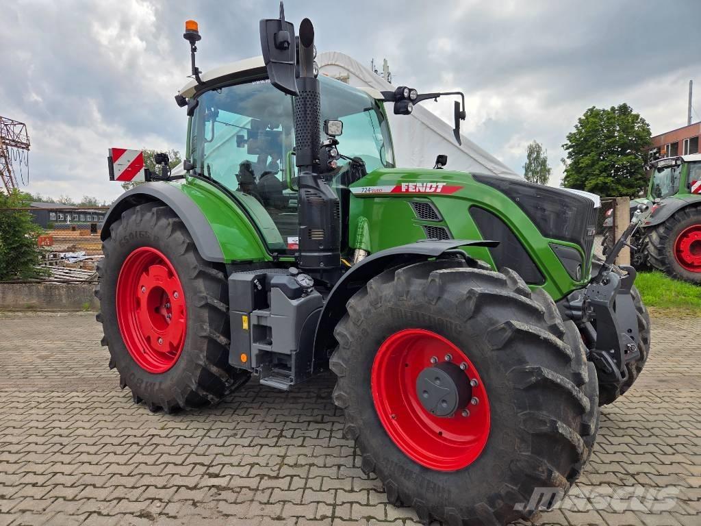Fendt 724 Vario الجرارات