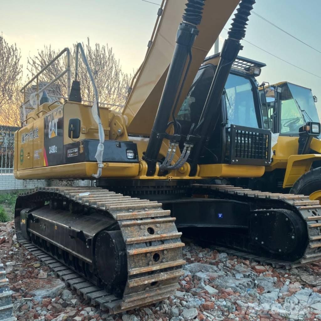 CAT 349 D حفارات زحافة