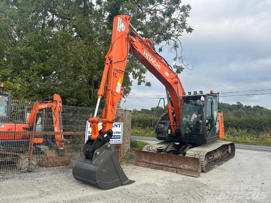Hitachi ZX 135 US-6 حفارات زحافة