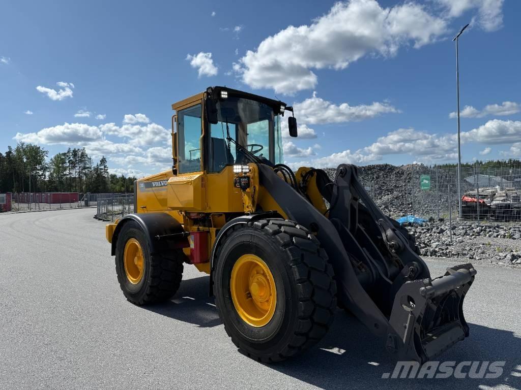 Volvo L 70 C لوادر بعجل