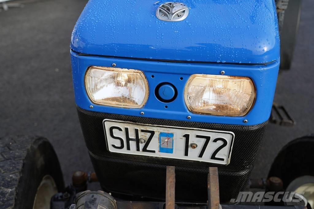 New Holland TN70NA الجرارات