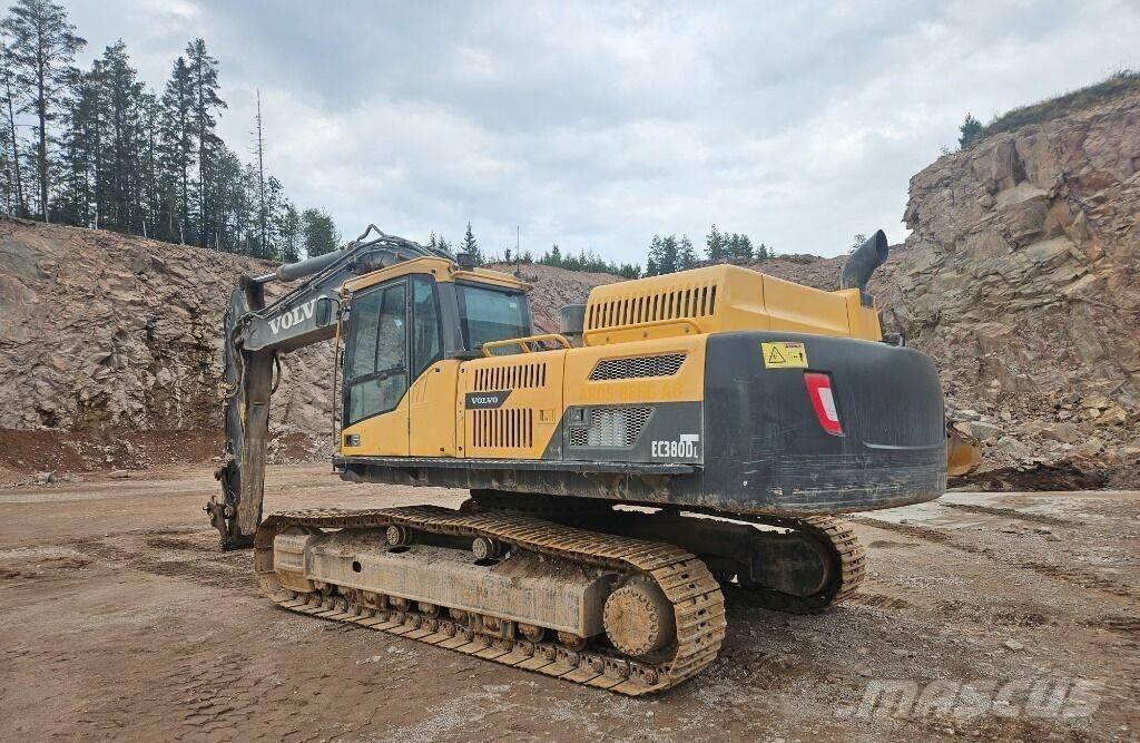 Volvo EC 380 D حفارات زحافة