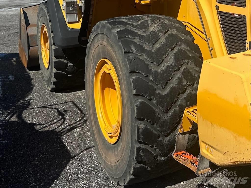 Volvo L 260 H لوادر بعجل